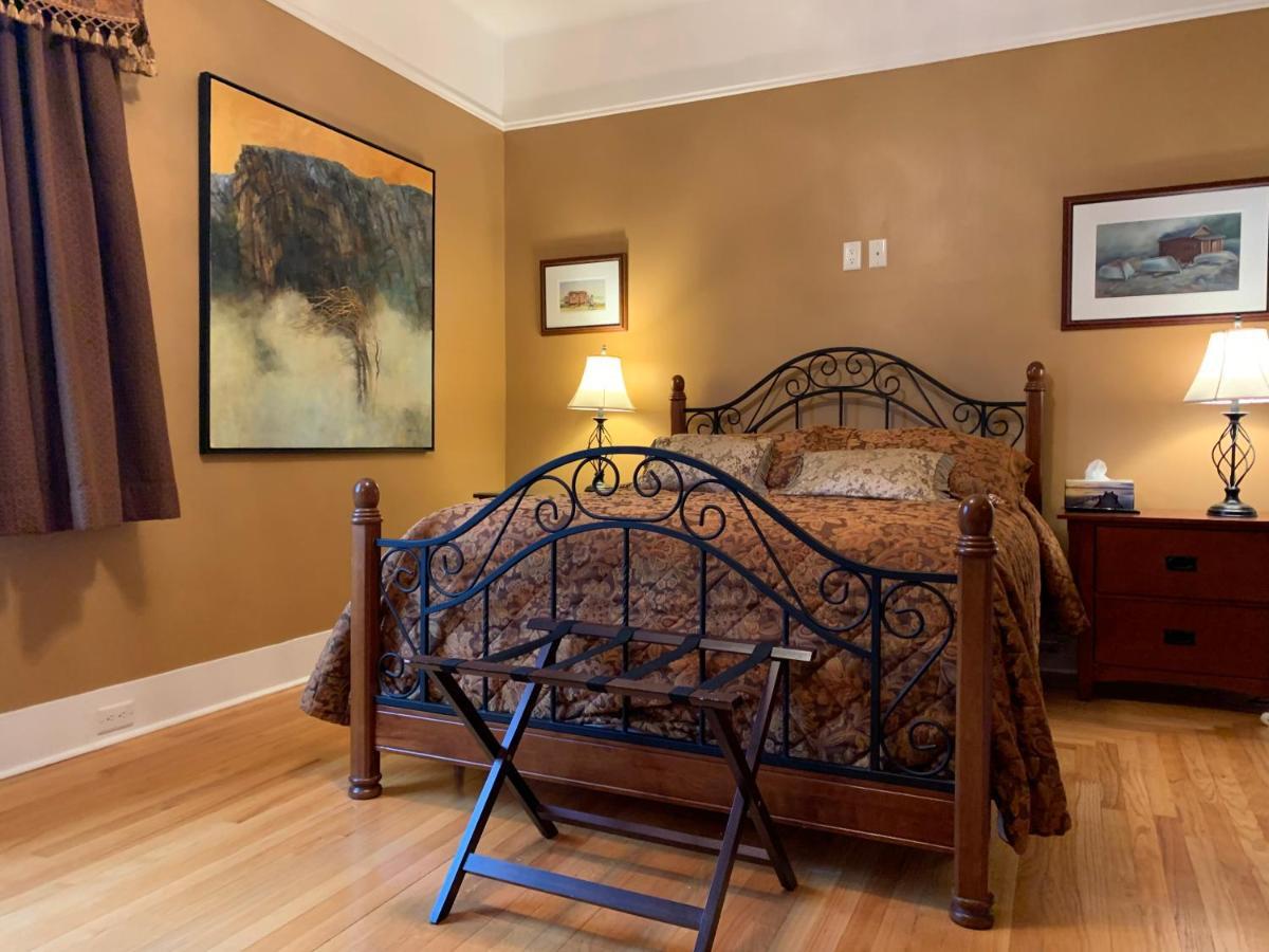Monroe House Executive Guest Suites Сент-Джонс Экстерьер фото