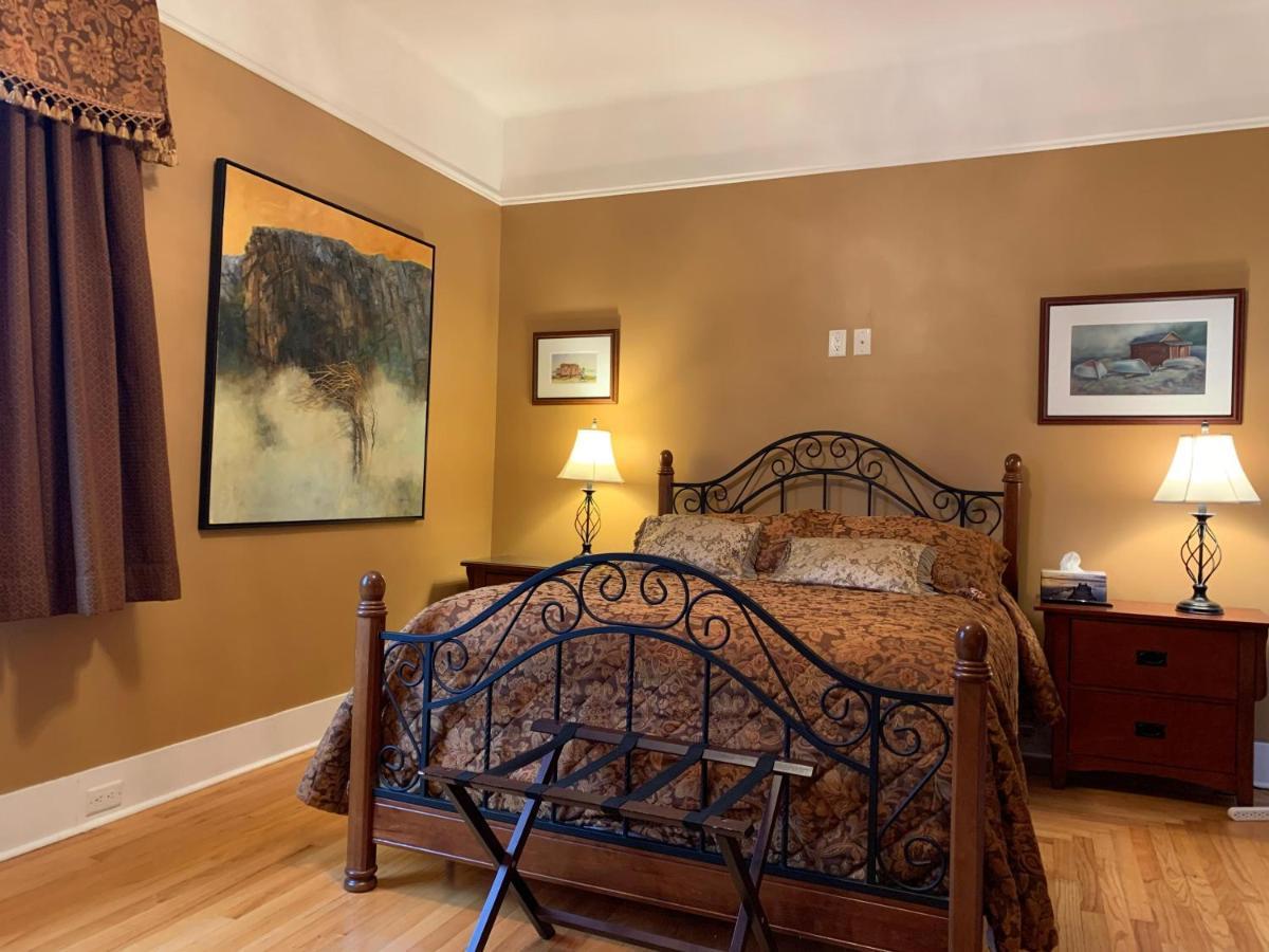 Monroe House Executive Guest Suites Сент-Джонс Экстерьер фото