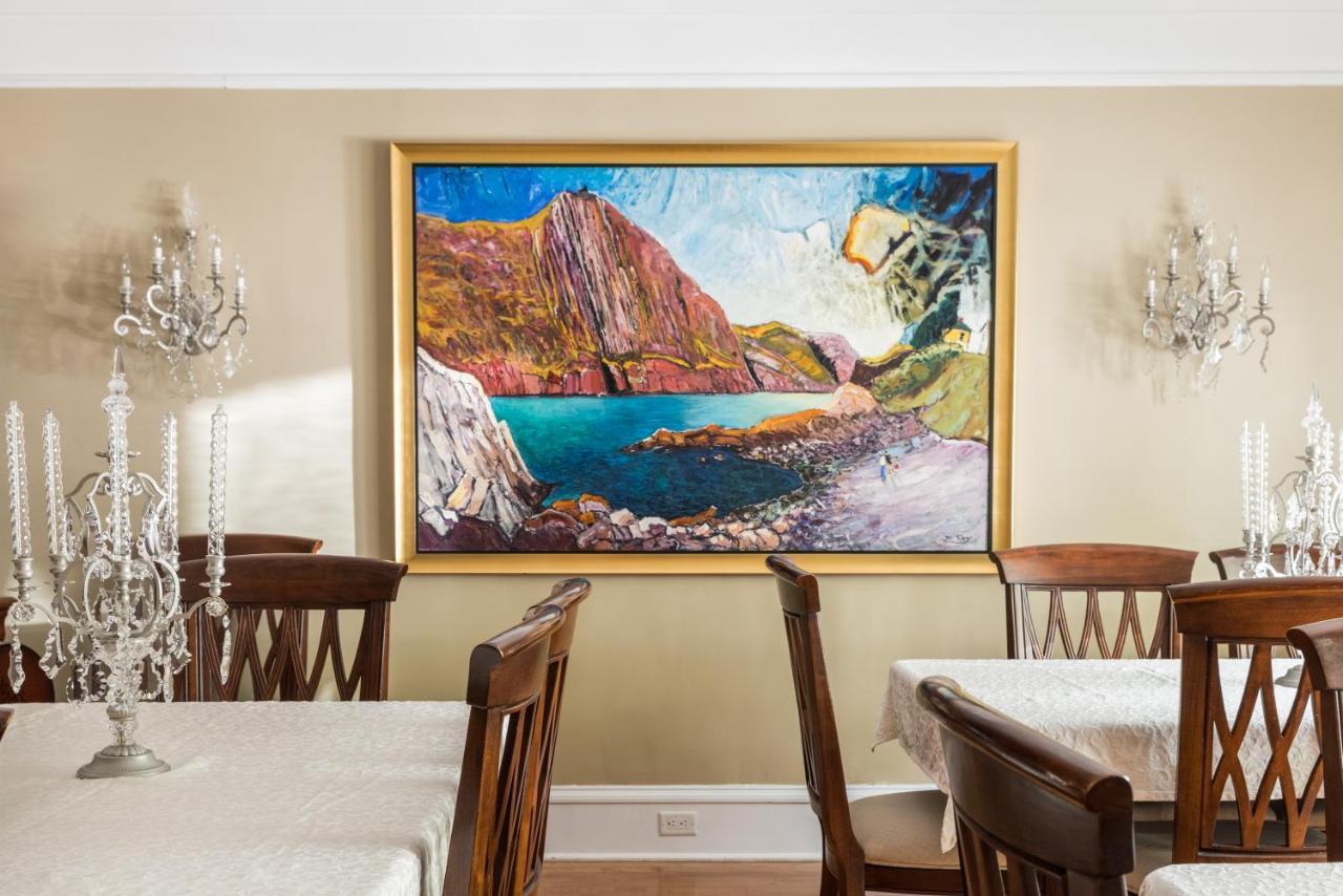 Monroe House Executive Guest Suites Сент-Джонс Экстерьер фото