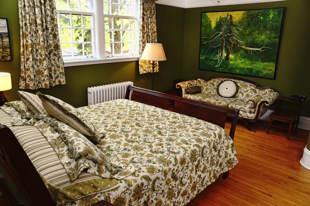 Monroe House Executive Guest Suites Сент-Джонс Экстерьер фото